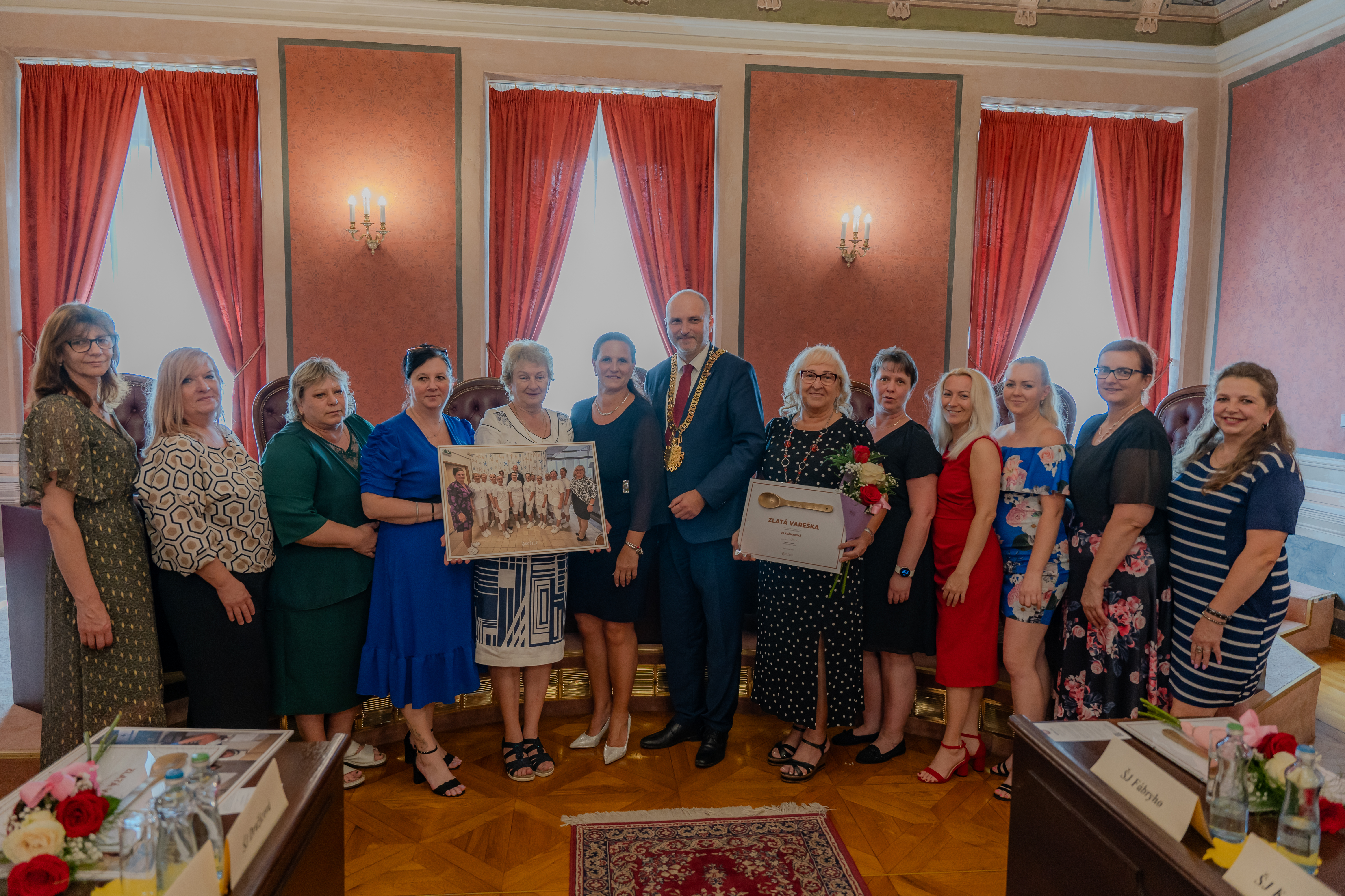 Prijatie nepedagogickych zamestnancov v Historickej radnici-16
